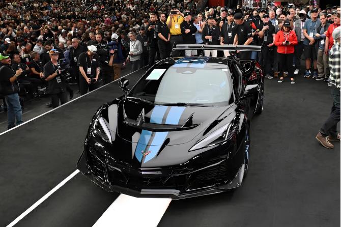 Η πρώτη Chevrolet Corvette ZR1 πουλήθηκε για 3,5 εκατομμύρια ευρώ 